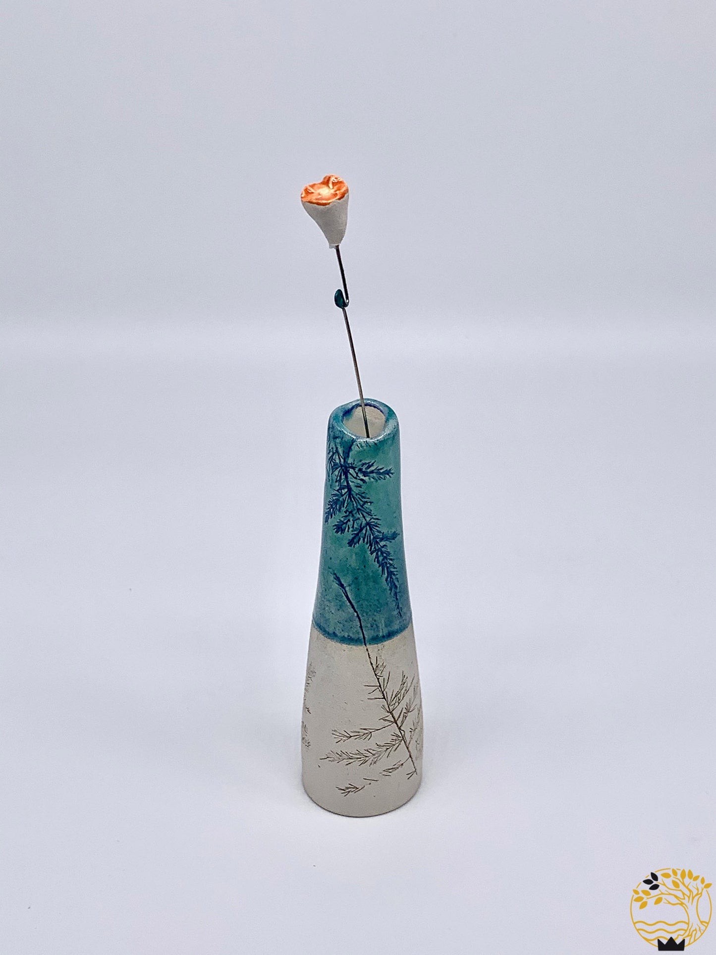 Keramik Vase mit Blume in hellblau