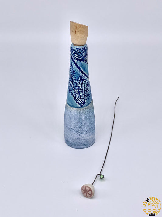 Keramikgefäss mit Deckel in blau