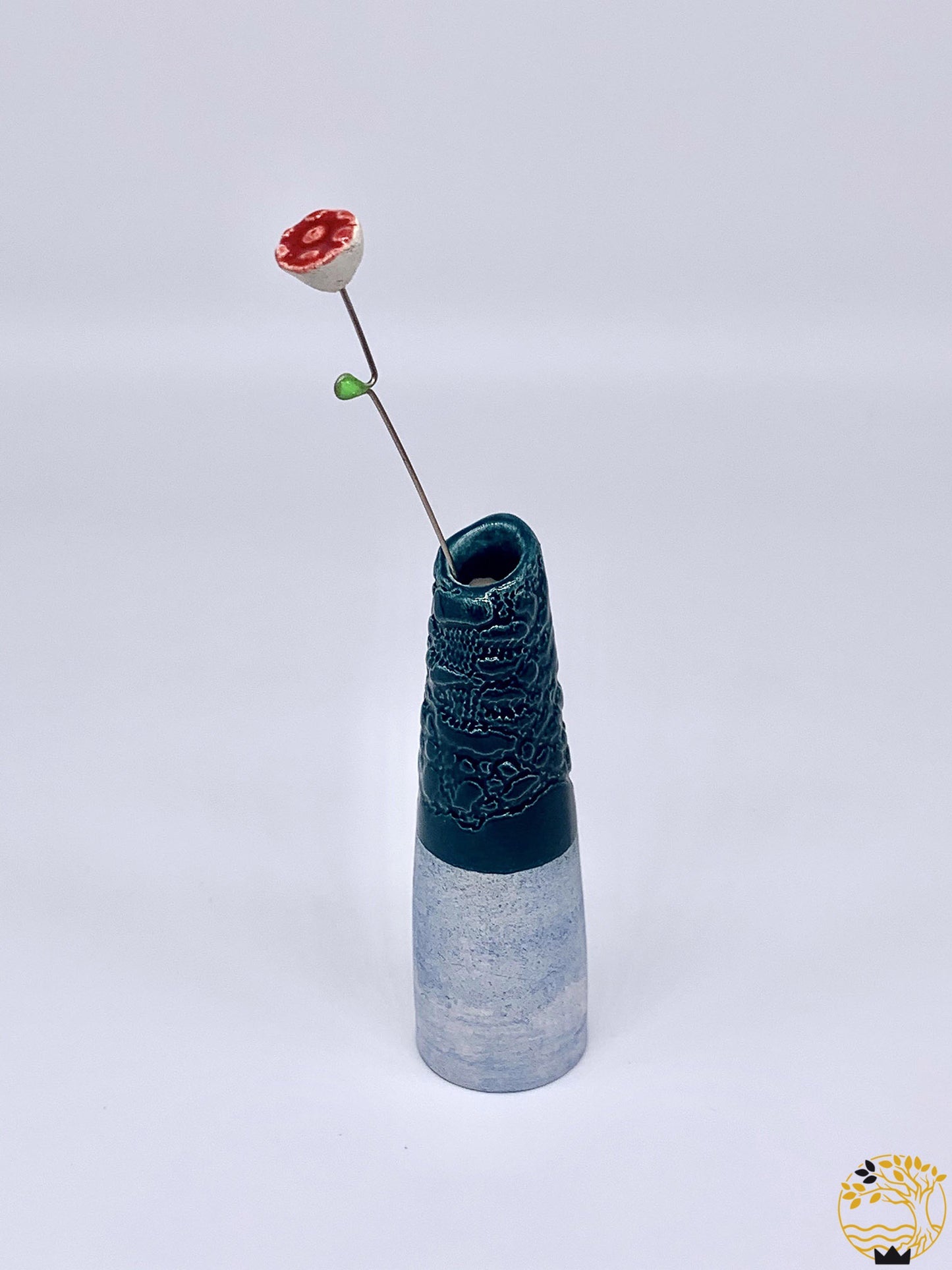 Keramik Vase mit Blume mit roter Blume