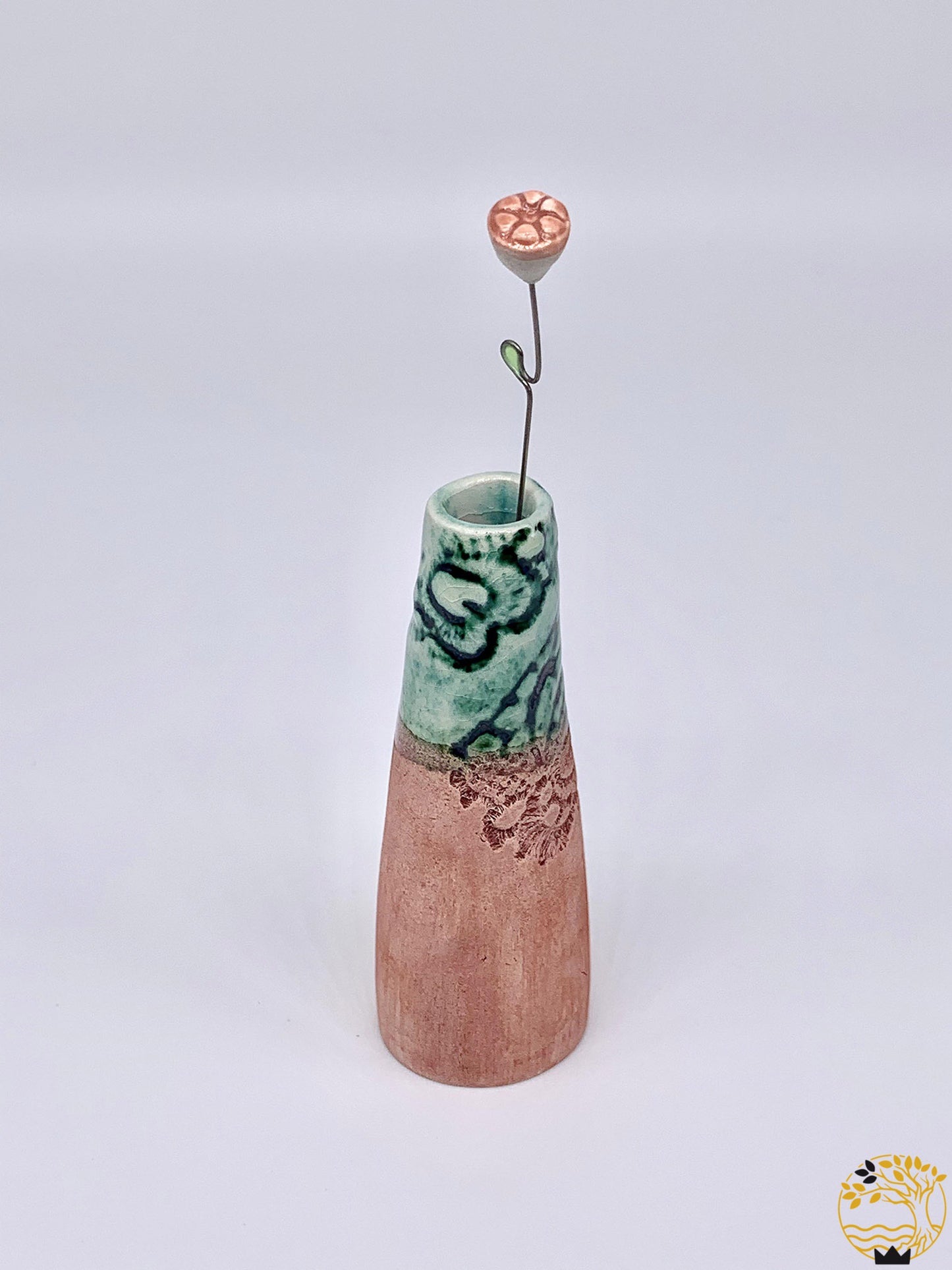Keramik Vase mit Blume in hellgrün