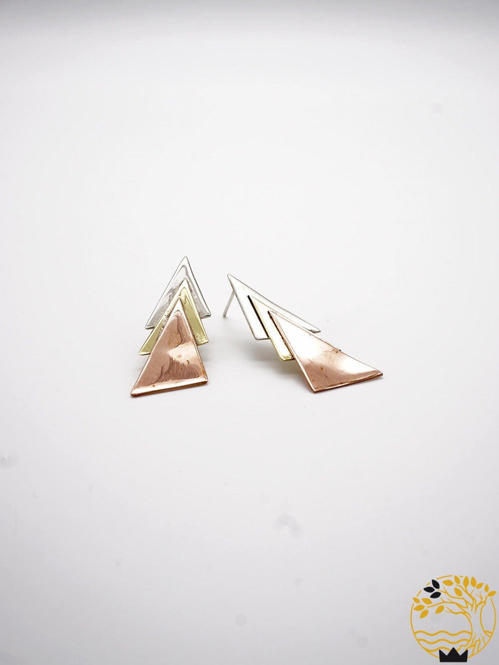 Dreieckige Ohrstecker aus Edelstahl, Bronze & Kupfer